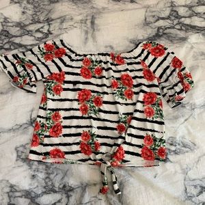 b/white striped floral blouse